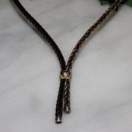 Collier aus Pferdehaar, Mittelschlaufe aus 935er Silber
