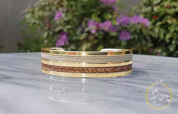 Armspange aus 750er Gold mit Pferdehaar (3 Schienen 15mm breit)